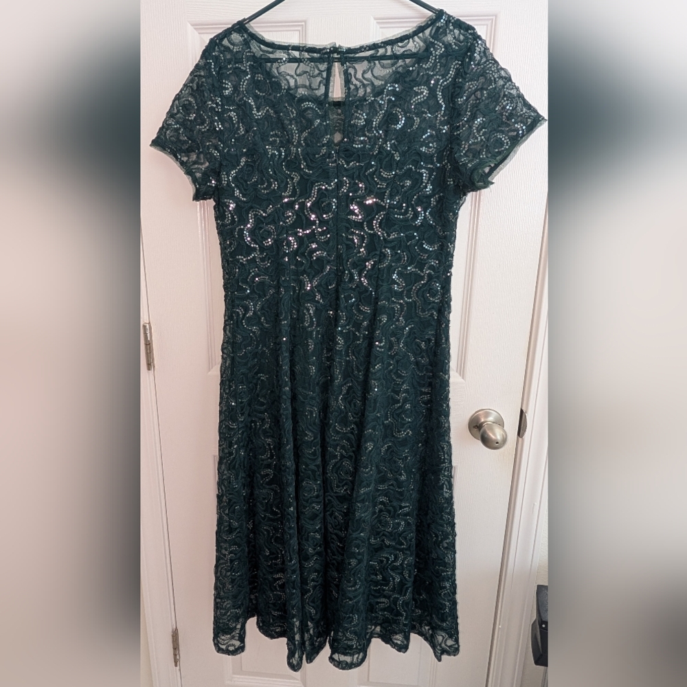 Women's Elegant Green Sequin Lace Dress Size 14